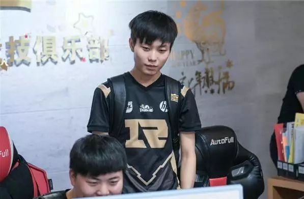 发挥球员之 发挥球员之